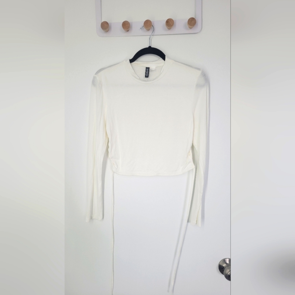 Backless Top - Picture 2 of 2